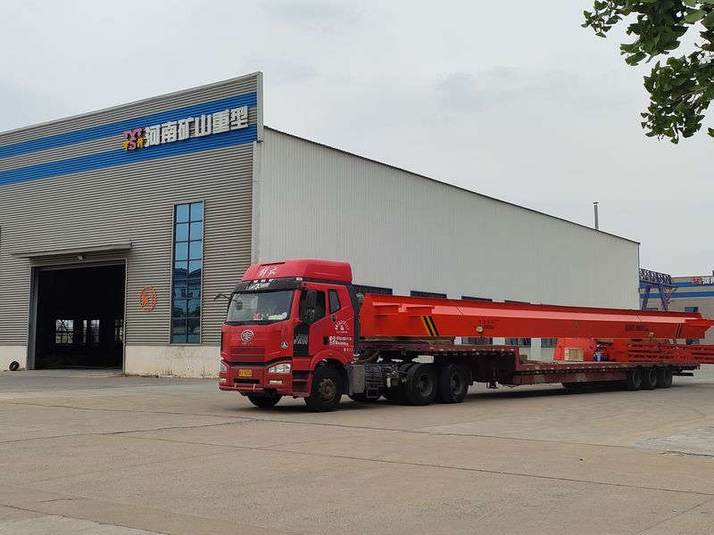 電動葫蘆門式起重機 MHxh10t—20m 制作完成，發(fā)往新疆交付客戶使用。